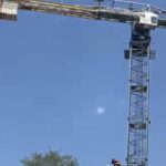 Augsburg | Kranführer erleidet medizinischen Notfall in 40 Metern Höhe – Berufsfeuerwehr rettet Mann