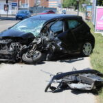 Schwerer Unfall in Augsburg-Göggingen: Auto prallt frontal mit Linienbus zusammen