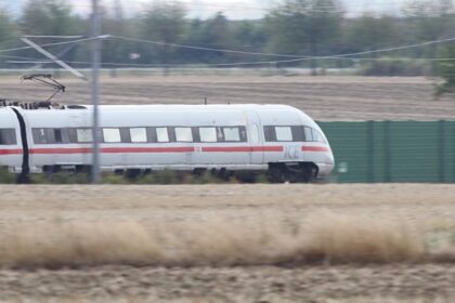 Bahnstrecke Hamburg-Berlin nach Sanierung wieder in Betrieb