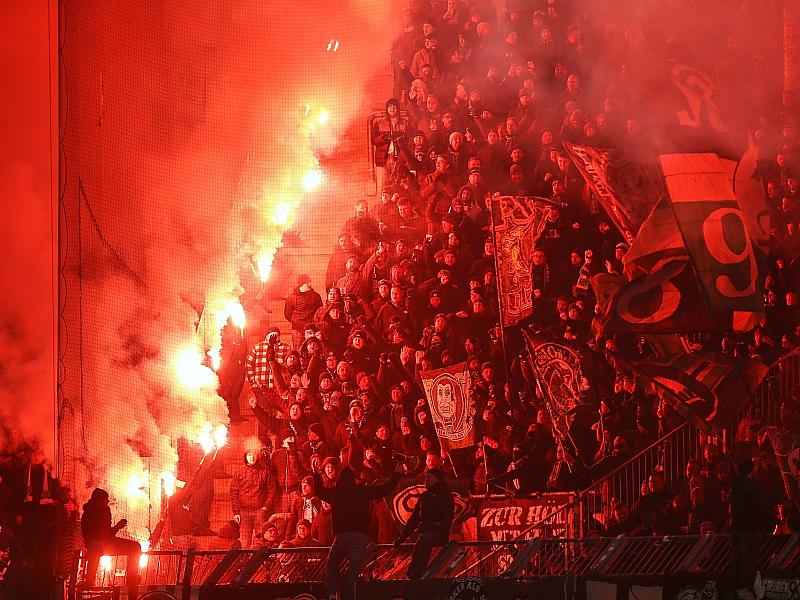 Bericht: IMK vertagt Entscheidung zu Pyrotechnik in Stadien