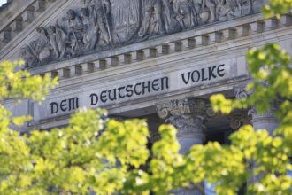 Bilger lehnt Streichung der Sommerpause ab