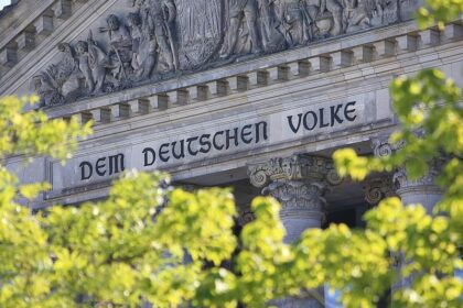 Bilger lehnt Streichung der Sommerpause ab
