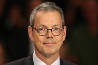 Bofinger warnt vor Integration von Beamten in gesetzliche Rente
