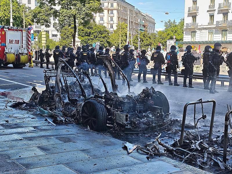 Bundesregierung kritisiert Gewalt bei Anti-G7-Protesten