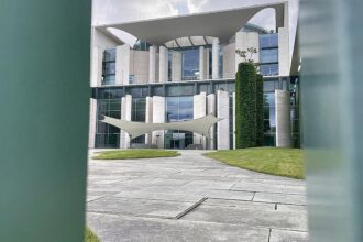 Bundesregierung verweigert Auskunft zu PR-Berater-Kosten