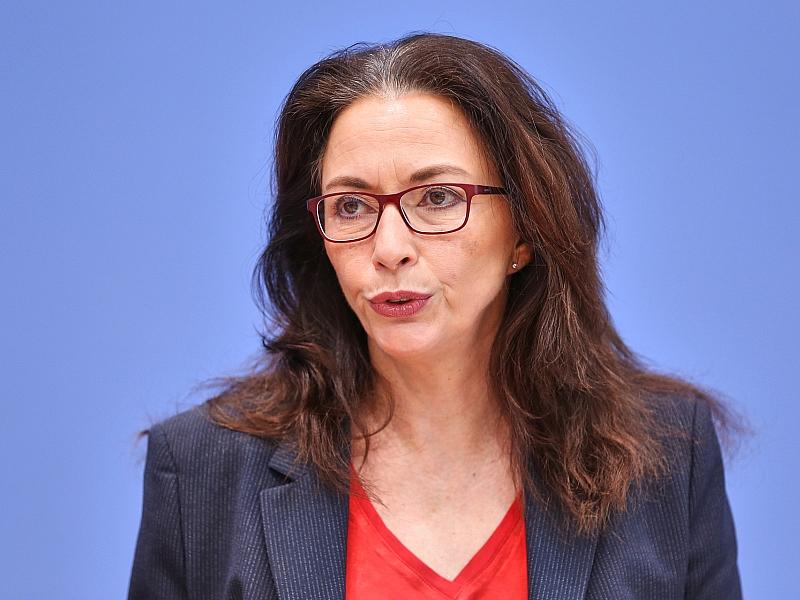 DGB-Chefin Fahimi kritisiert Rentenkommission