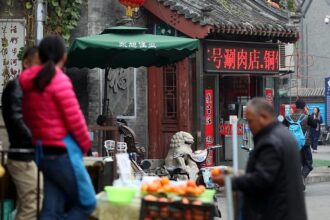 EVP-Chef Weber fordert harten Kurs gegen China