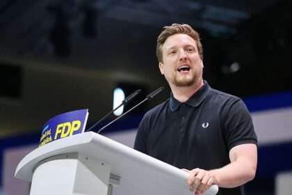 FDP-Präsidiumsmitglied Teutrine ruft Strack-Zimmermann zur Ordnung