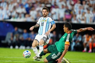 Fußball-WM: Argentinien dominiert Algerien dank Messis Dreierpack