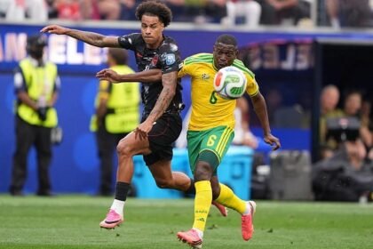 Fußball-WM: Kanada löst Achtelfinalticket gegen Südafrika ganz spät