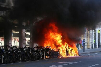 Gewalttätige Ausschreitungen bei G7-Demo in Genf