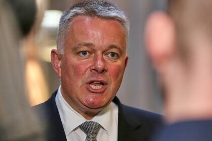 GKV-Sparpaket: Schnieder kritisiert Einschnitte für Pharmaindustrie