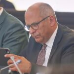 Hessens Innenminister will Ausreisepflichtige per Handy orten