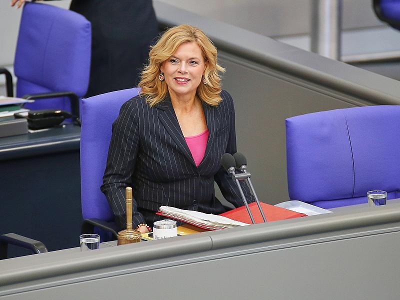 Klöckner ermahnt Bundesregierung wegen verspäteter Antworten