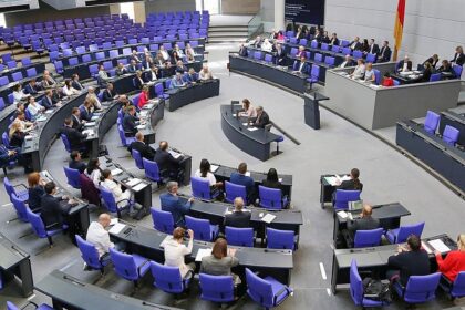 Koalition erwägt schärferen Geheimschutz im Bundestag