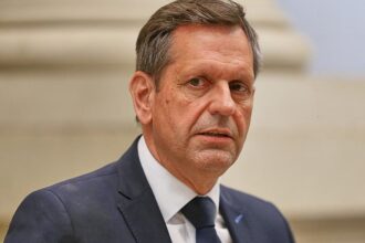 Lies fordert Fokus auf Wachstum von Regierung und Sozialpartnern