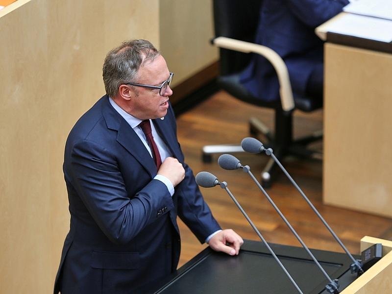 Mario Voigt kündigt bessere Qualitätskontrolle bei KI-Reden an