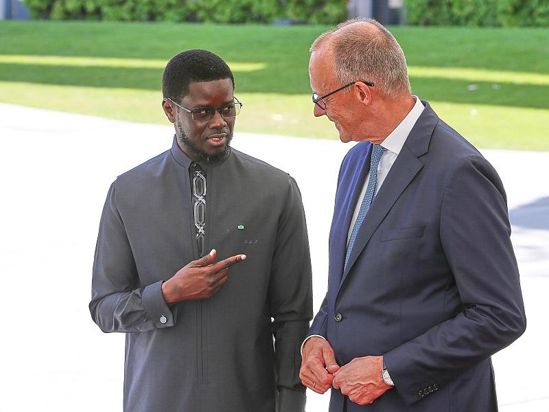 Merz lobt Wirtschaftsreformen in Senegal