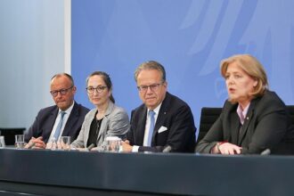 Merz will Empfehlungen der Rentenkommission komplett umsetzen