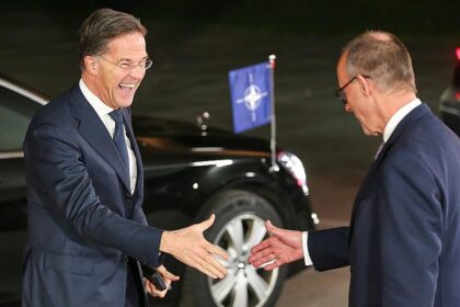Nato-Generalsekretär kommt zu Sitzung des Bundeskabinetts