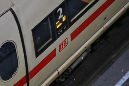 Rufe nach Konsequenzen nach Funkausfall bei der Bahn