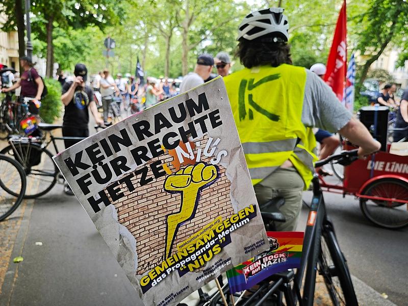 Rund 50 Teilnehmer bei Demo gegen “Nius” und “Apollo”