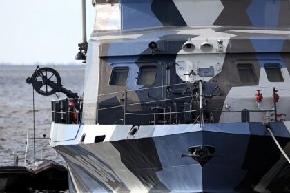Russisches Kriegsschiff feuert Warnschüsse auf Yacht im Ärmelkanal