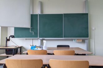 Sachsen-Anhalt legt “Wegweiser” für Lehrer gegen Extremismus vor