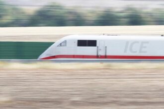 Schnieder nimmt Bahn zum Ferienstart in die Pflicht