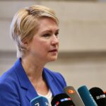 Schwesig kritisiert Warkens Pflegereform als schweren Fehler