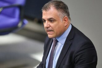SPD hält Warkens Pflegereform für unzureichend