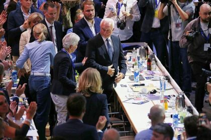 Strack-Zimmermann kontert Kubicki-Kritik an Kandidatur