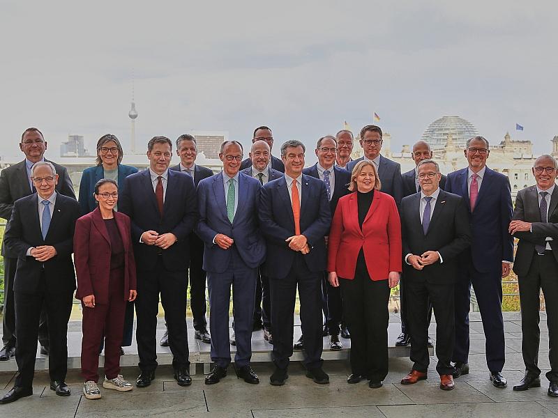 Treffen von Regierungsspitzen mit Sozialpartnern beendet