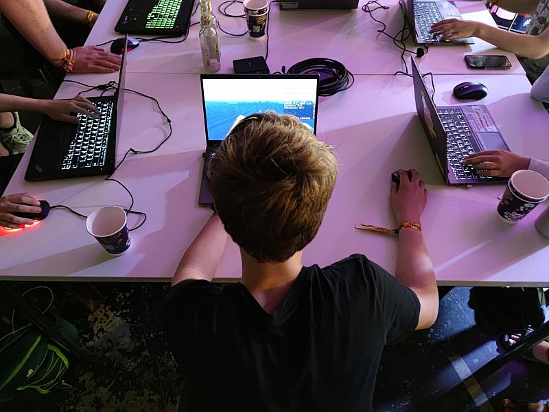 Umfrage: Mehrheit für Social-Media-Verbot für Unter-16-Jährige