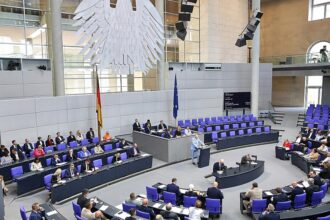 Verfassungsschützer für Prüfung der Geheimschutzpraxis im Bundestag