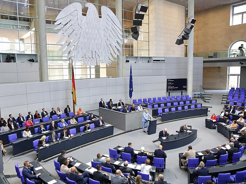Verfassungsschützer für Prüfung der Geheimschutzpraxis im Bundestag