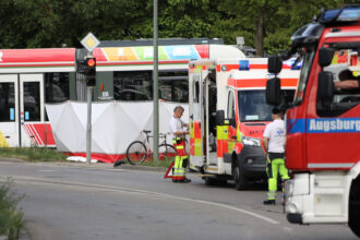 59-jähriger Radfahrer stirbt nach Zusammenstoß mit Straßenbahn in Haunstetten