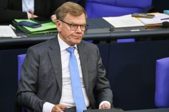 Wadephul rechnet mit langen Atomverhandlungen mit Iran