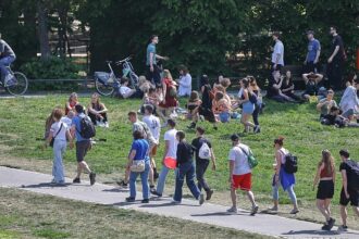 Warken mahnt besseren Hitzeschutz an