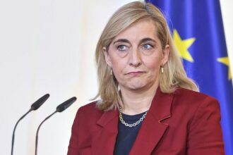 Warken signalisiert Bereitschaft zu Änderungen an Kassenreform