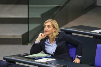 Warken weist Kritik der Pharmabranche bei GKV-Reform zurück
