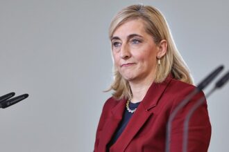 Warken will Suizidprävention mit neuem Gesetz stärken