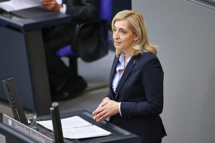 Warken wirbt für Krankenkassen-Reform