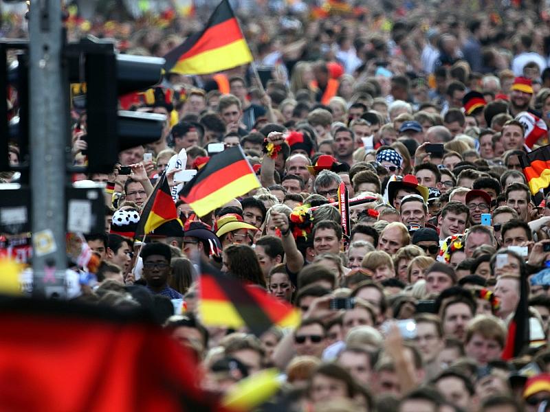 Wissenschaftler wollen zur WM “Fußballfieber” erforschen