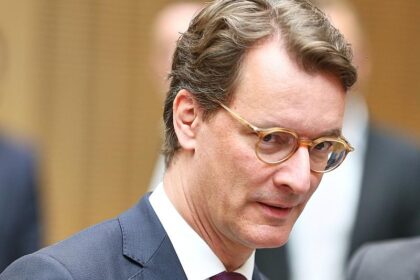 Wüst: Staat muss schneller und einfacher werden