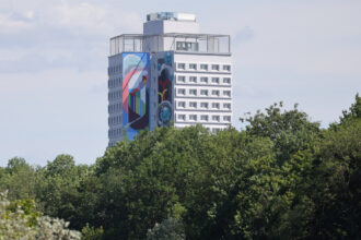 „Peacetower“ in Augsburg eröffnet – Deutschlands größtes Mural an einem Wohngebäude