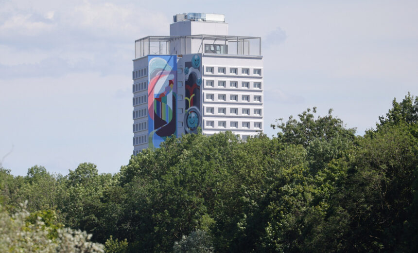 „Peacetower“ in Augsburg eröffnet – Deutschlands größtes Mural an einem Wohngebäude