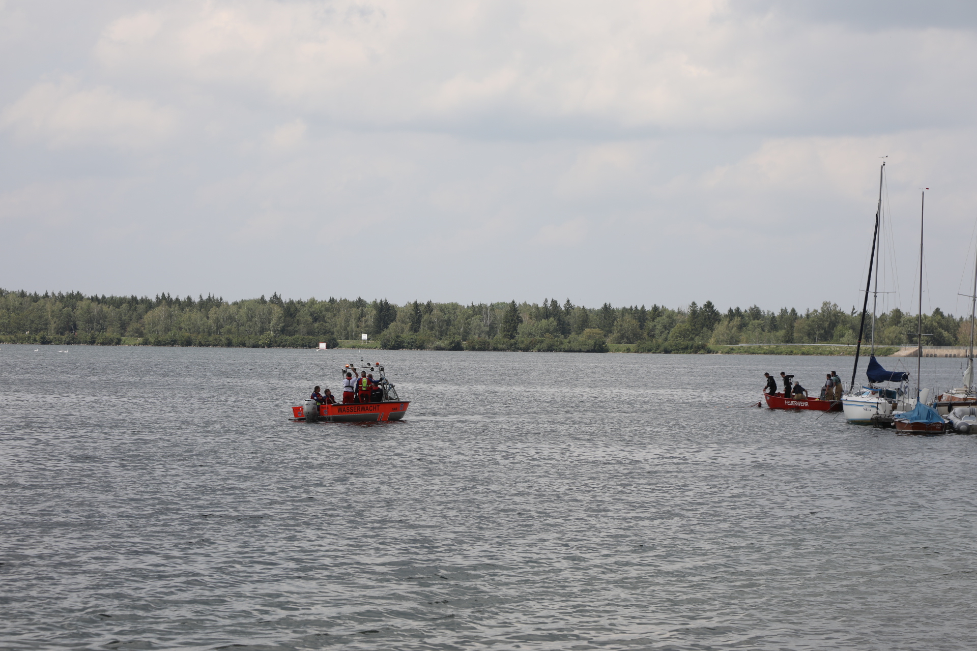Mann nach Bootsunglück im Mandichosee untergegangen – Wasserretter im Großeinsatz