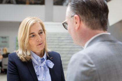Bundesgesundheitsministerin Nina Warken besucht Universitätsklinikum Augsburg