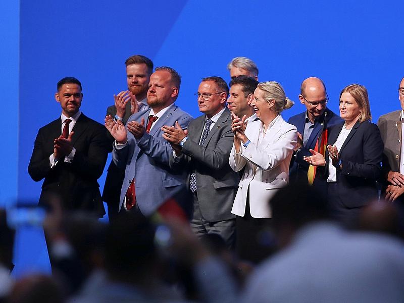 AfD bleibt in Forsa-Umfrage stärkste Kraft